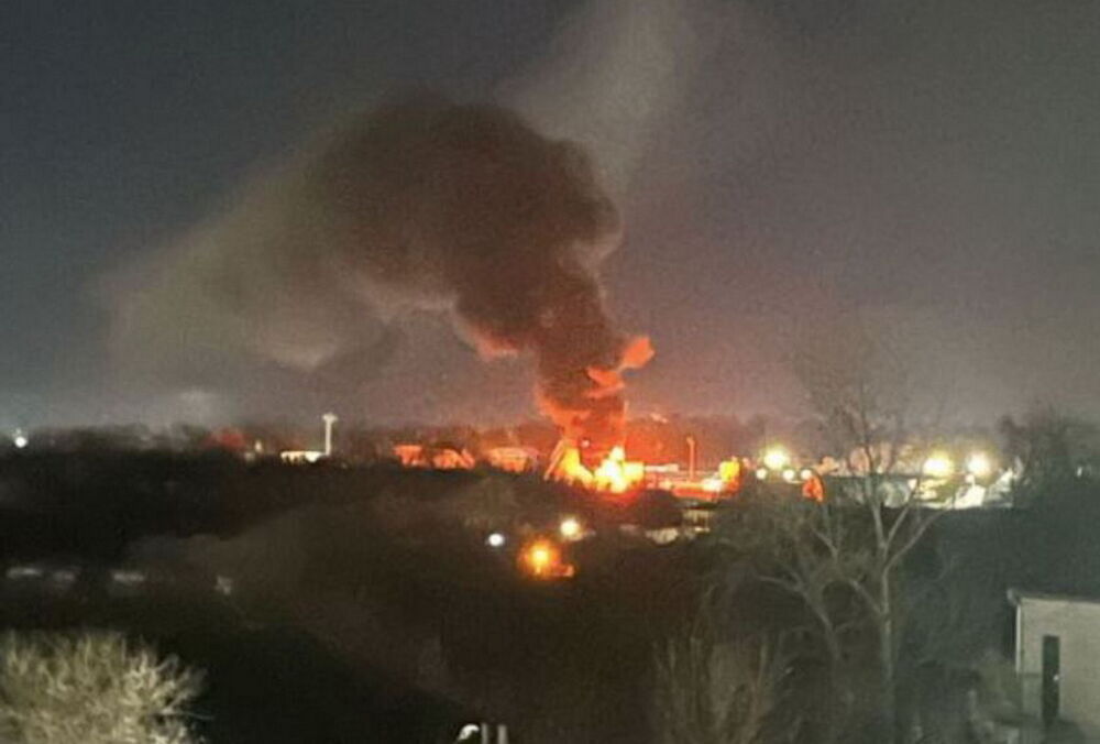 Украина в результате крупной атаки вывела из строя российский НПЗ, - Reuters