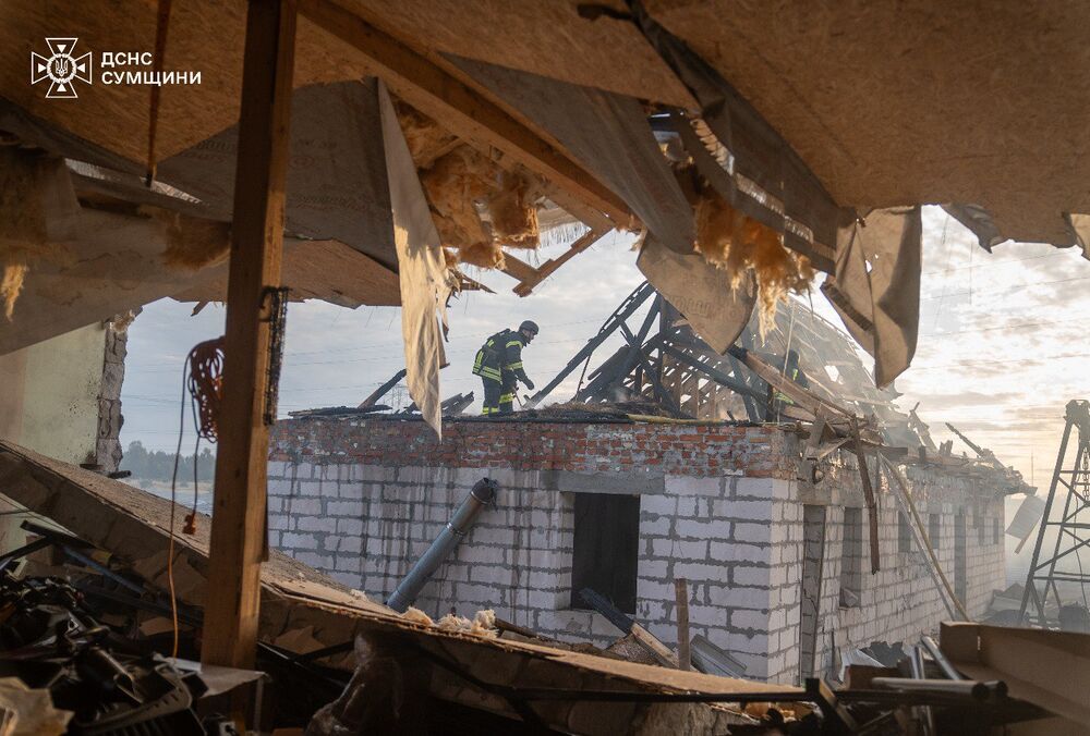 Ночью россияне снова массированно ударили дронами по Сумщине