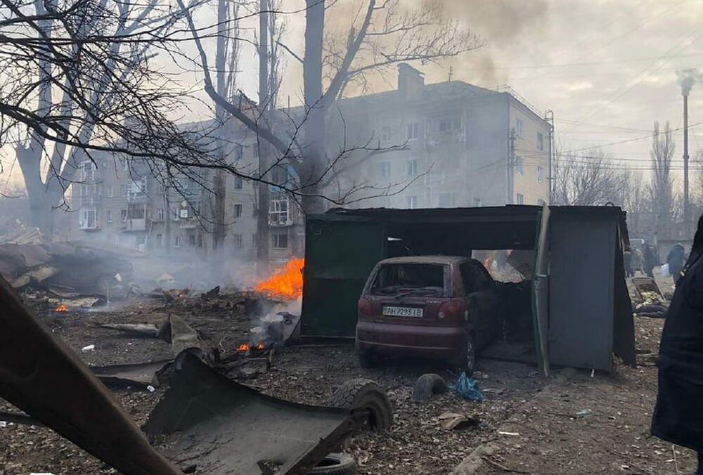 Россия нанесла удар по Константиновке: есть погибшие и раненые (фото) Россия нанесла удар по Константиновке: есть погибшие и раненые (фото)