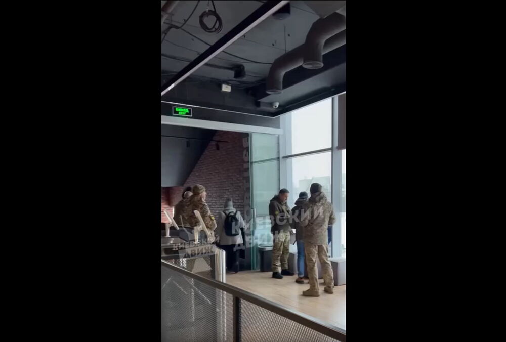 Представники ТЦК влаштували рейди у тренажерних залах Києва