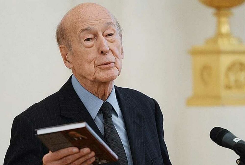 Колишній президент Франції помер від коронавірусу