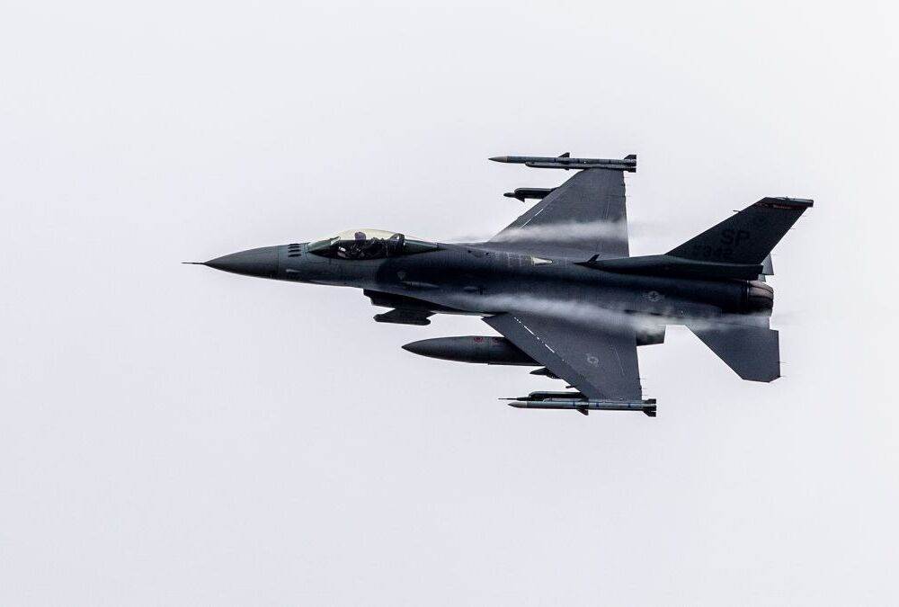 Українські винищувачі F-16 днями знищили 7 російських крилатих ракет