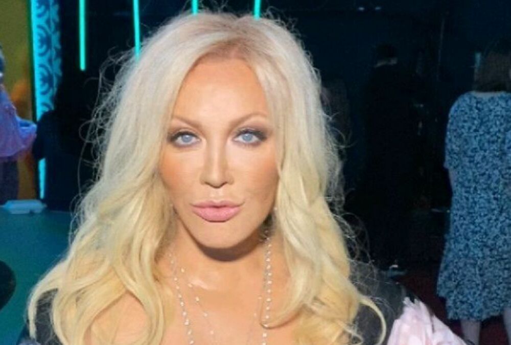 Колега Повалій запропонуй позбавити її звання народної артистки України Колега Повалій запропонуй позбавити її звання народної артистки України