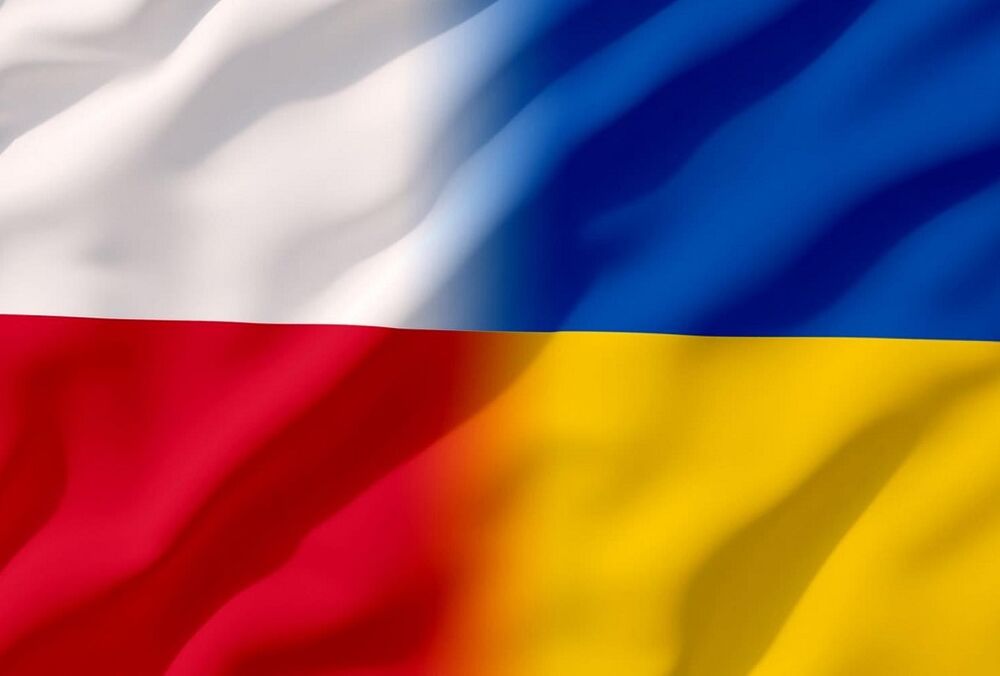 Українці назвали Польщу історично найближчим народом