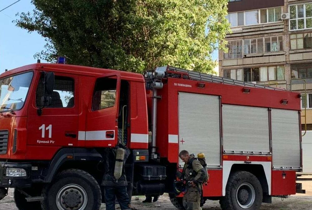 ПП в Кривому Розі: під багатоповерховому будинку прогримів вибух ПП в Кривому Розі: під багатоповерховому будинку прогримів вибух