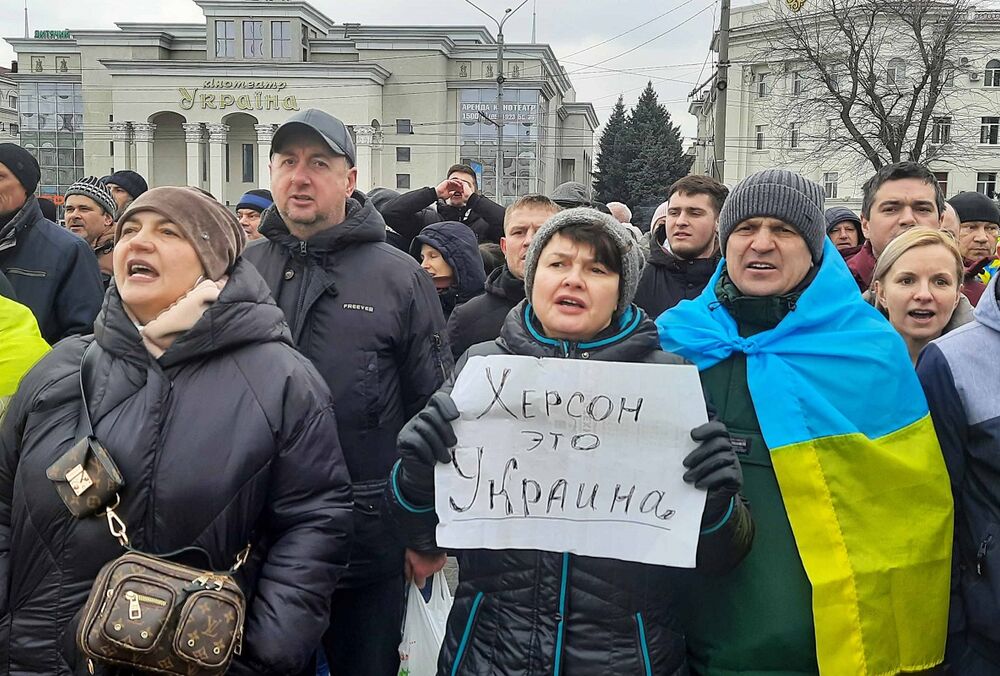 Оккупанты пытаются убедить жителей Херсона участвовать в празднованиях 9 мая