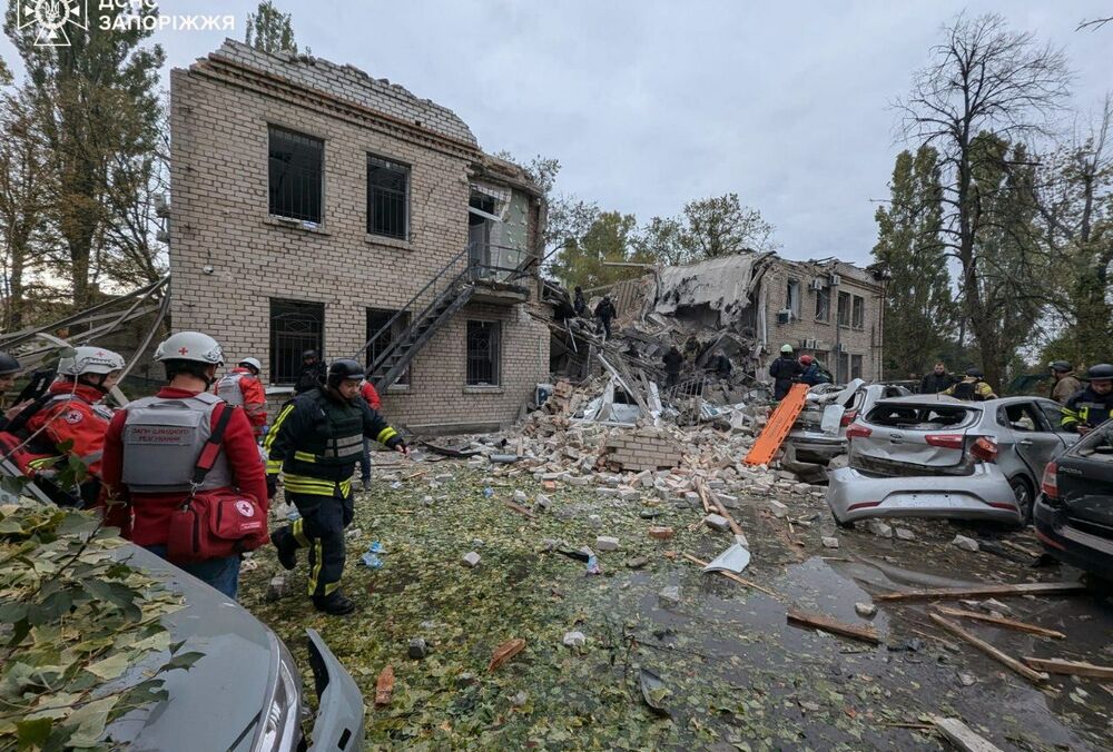 Российские военные ударили по детскому саду в Запорожье