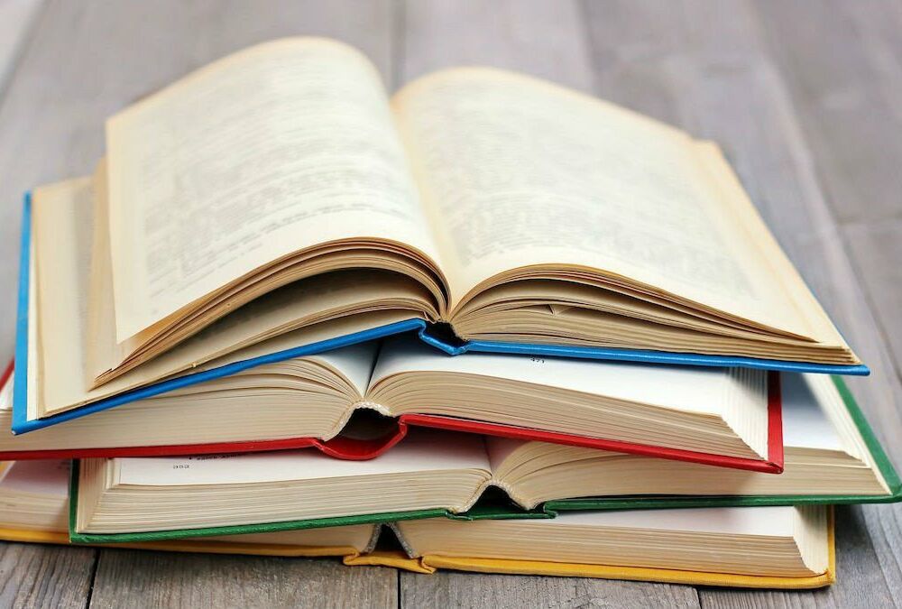 Нардеп: оккупанты начали сжигать украиноязычные книги  Нардеп: оккупанты начали сжигать украиноязычные книги