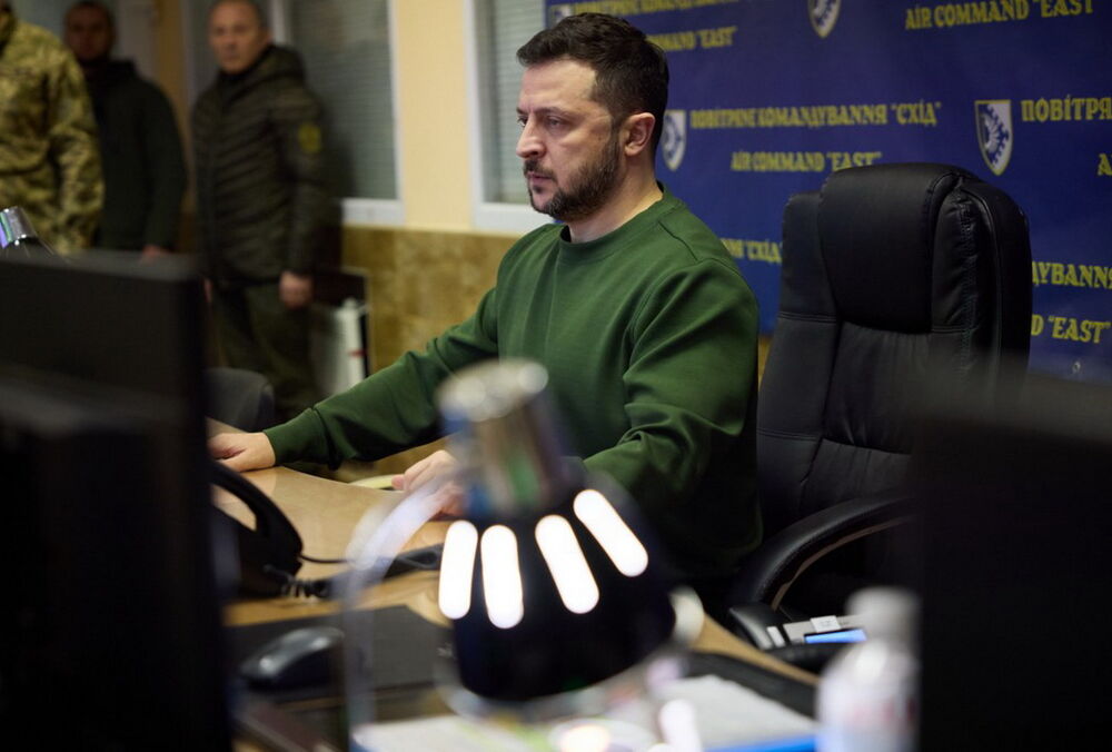 ”Професійне рішення зберегти людей”: Зеленський відреагував на вихід ЗСУ з Авдіївки