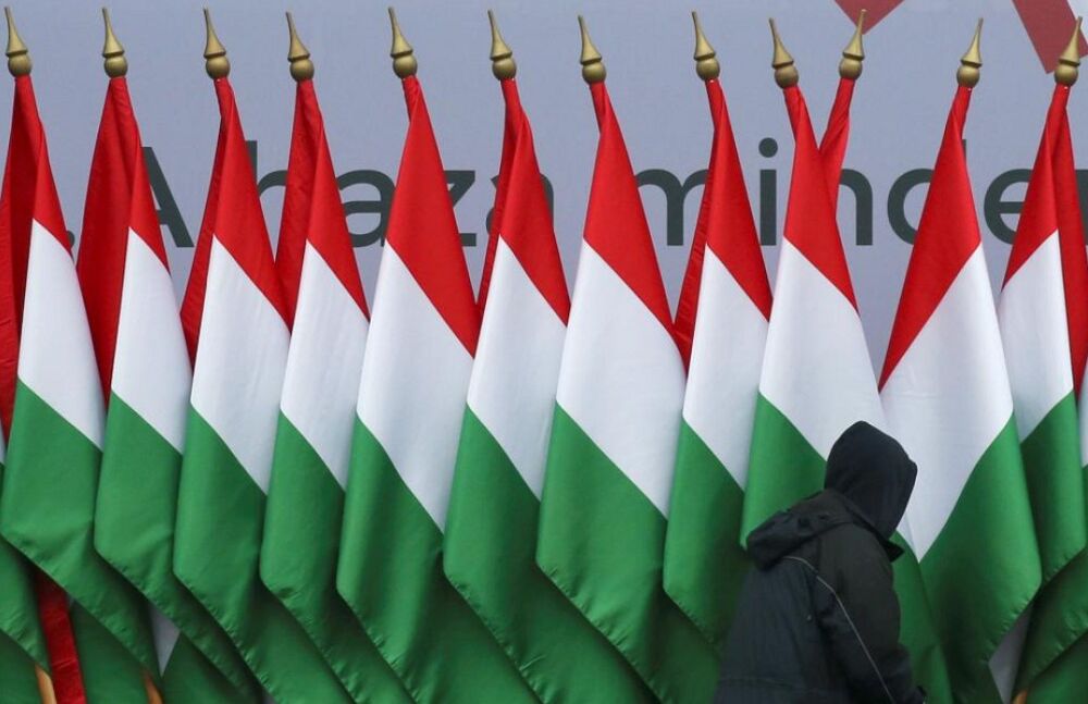 СМИ: Венгрия будет настаивать на отмене санкций в отношении российских олигархов СМИ: Венгрия будет настаивать на отмене санкций в отношении российских олигархов