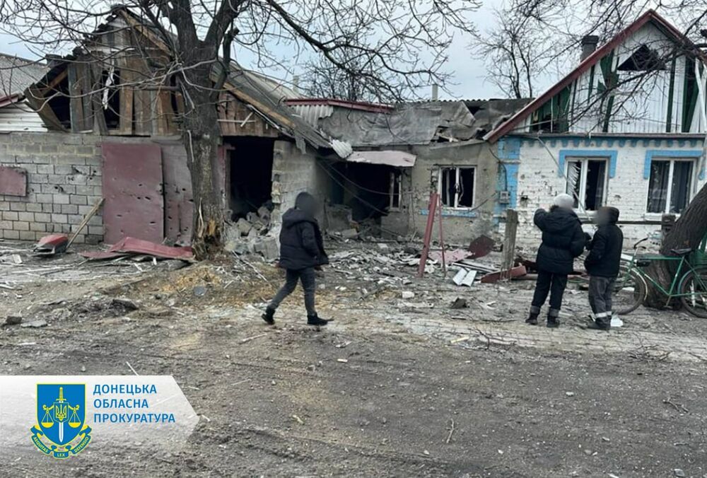 Під час обстрілу Донеччини росіяни поранили підлітка