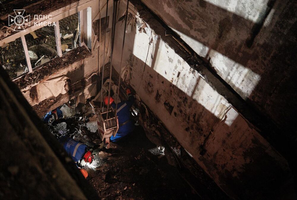 Поисково-спасательные работы в Деснянском районе Киева завершены