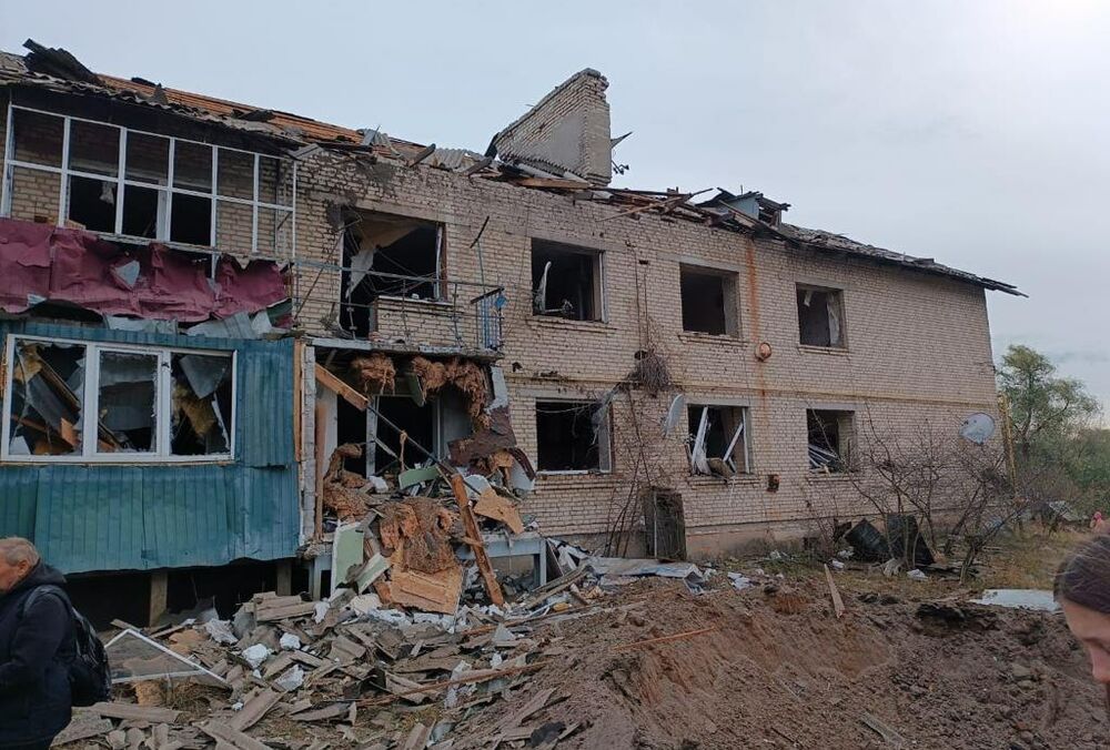 Российские оккупанты ударили ракетой по селу под Харьковом