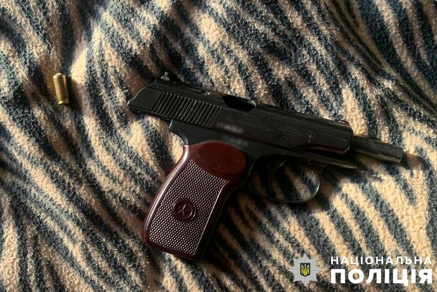 У Києві п'яний чоловік відкрив вогонь з балкона багатоповерхівки