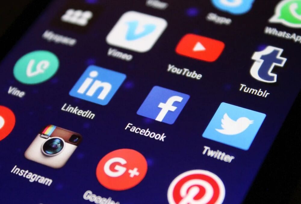 У найбільших світових компаніях готуються до нових скорочень та ”заморозки” найму