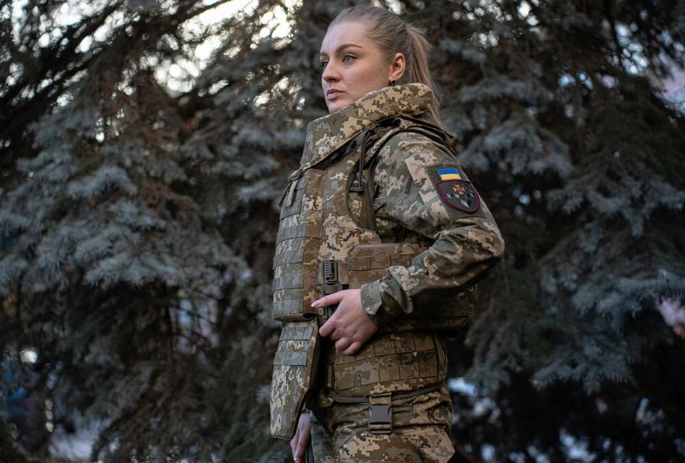 В Україні сертифікували перший бронежилет для жінок