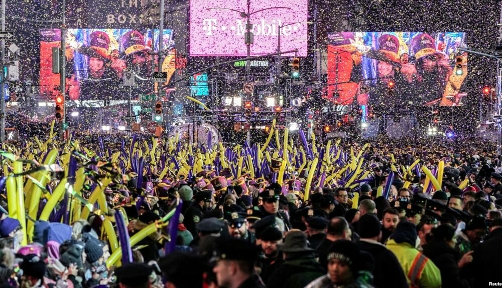 У Нью-Йорку через штам ”Омікрон” обмежать масштаб новорічних заходів У Нью-Йорку через штам ”Омікрон” обмежать масштаб новорічних заходів