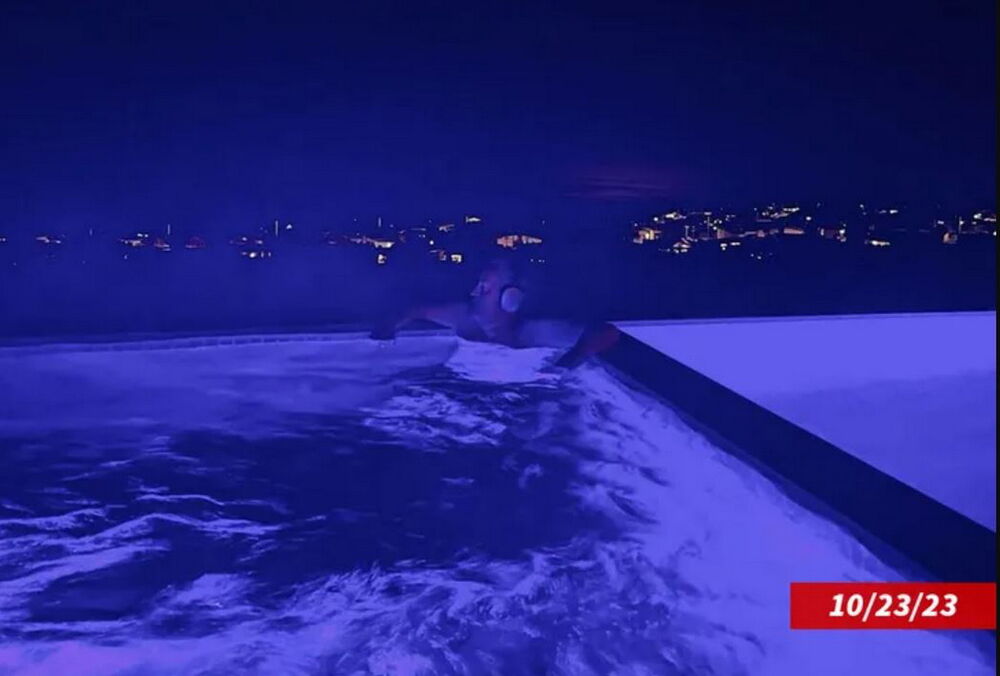 Перед смертью Мэттью Перри с его телефона звонили в службу 911