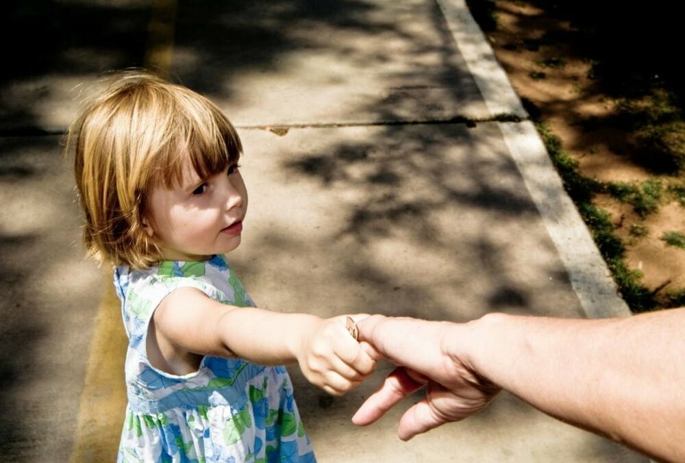 В Украине становится больше детей-сирот