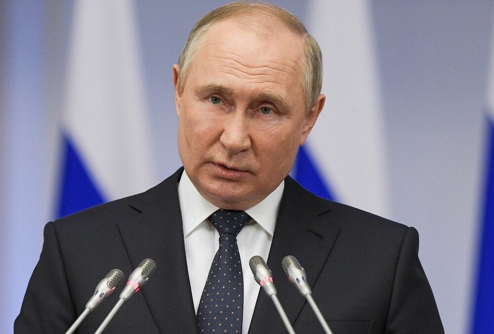 СМИ: уже 9 мая Путин может официально объявить войну Украине 