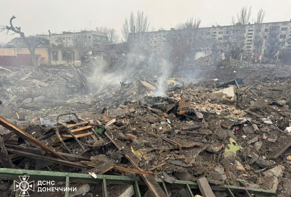Спасатели показали последствия российских авиаударов по Краматорску