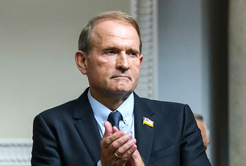 Арестович о дальнейшей судьбе Медведчука: все будет решать суд и президент