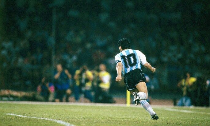 Один из главных футбольных турниров Аргентины получит имя Марадоны