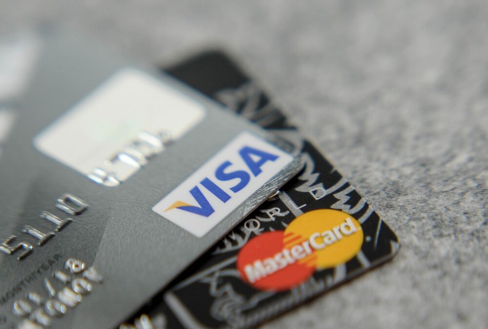 НБУ вводит жесткие ограничения на переводы денег с карты на карту НБУ вводит жесткие ограничения на переводы денег с карты на карту