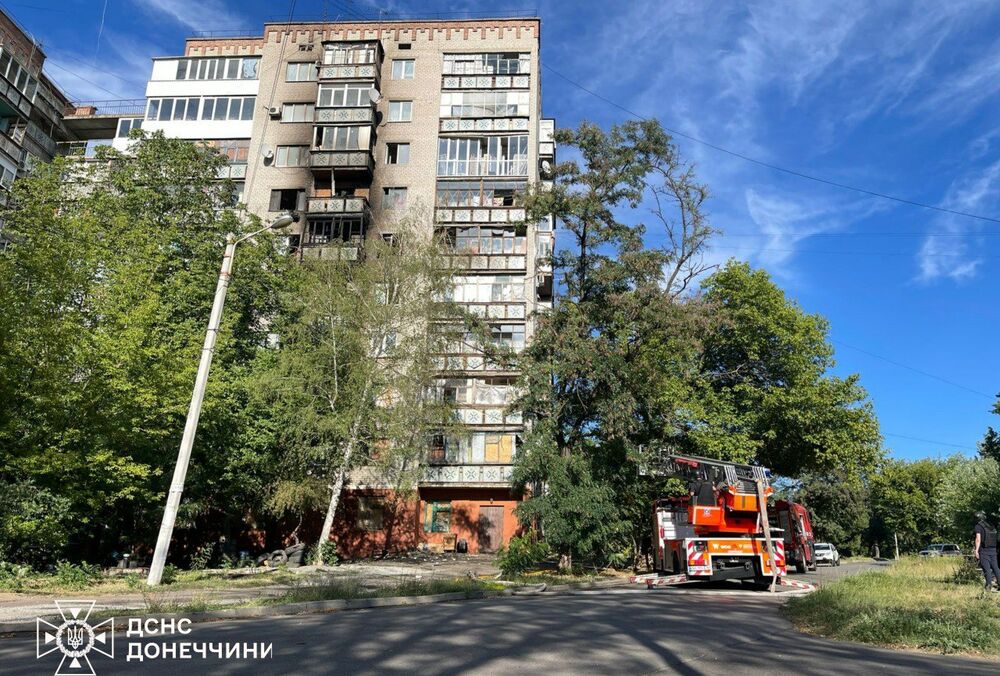 Росіяни вдарили по житловій висотці у Краматорську