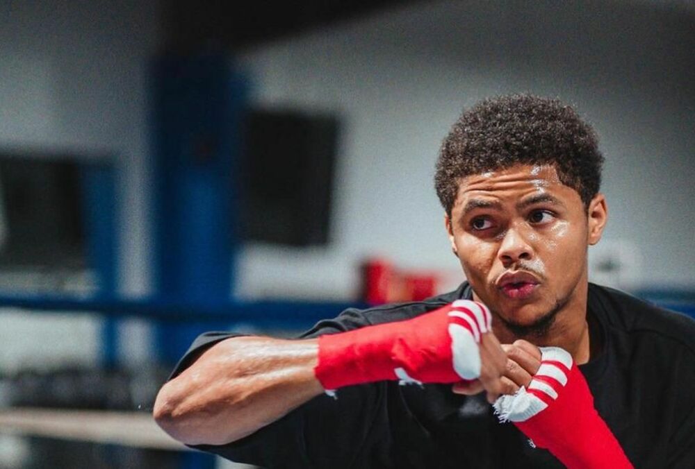 Звезда бокса сообщил о завершении карьеры