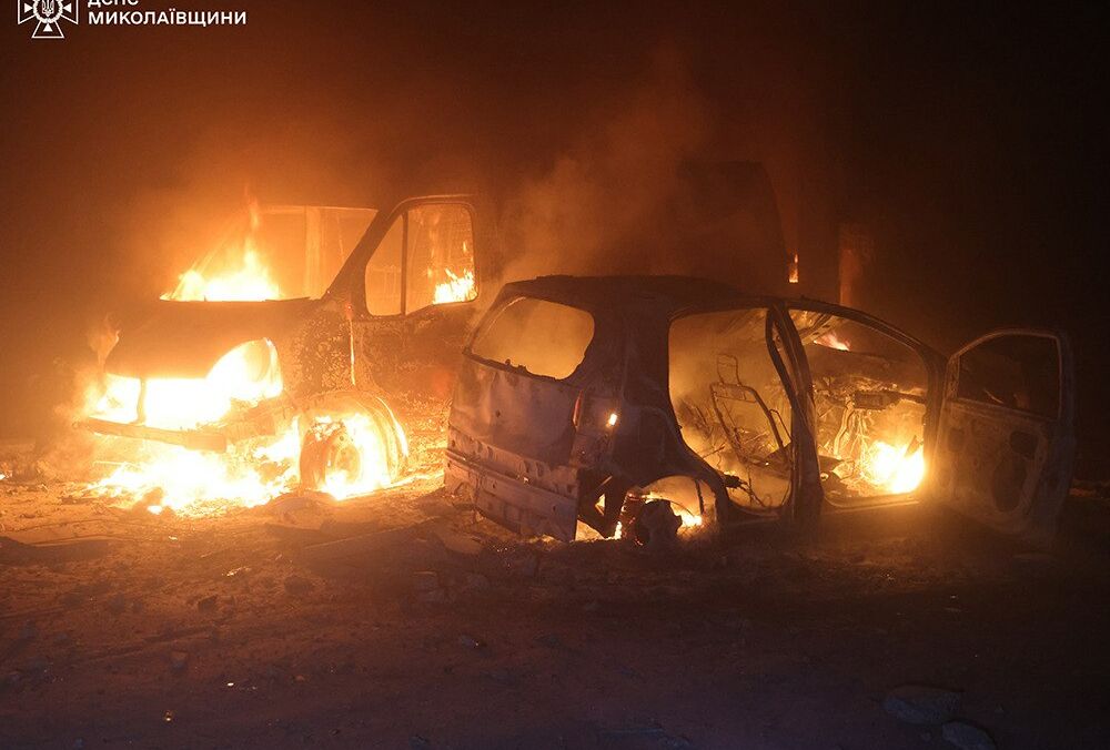 Через російський удар загорілися складські приміщення на Миколаївщині