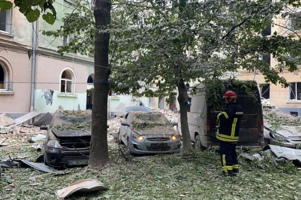 Во Львове уже 10 человек стали жертвами ракетного удара РФ