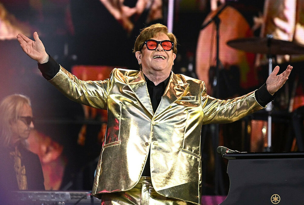 Елтон Джон дав останній концерт у Великобританії