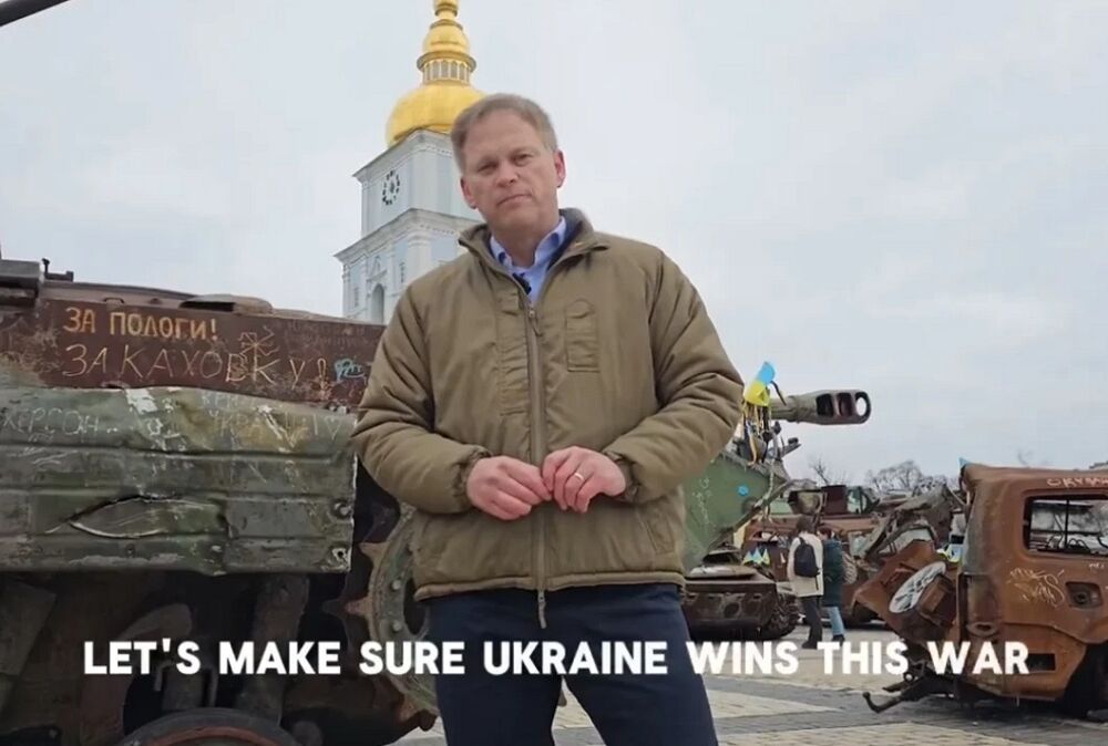 В Киев прибыл министр обороны Великобритании: ”Я здесь, чтобы бить тревогу”: ВИДЕО