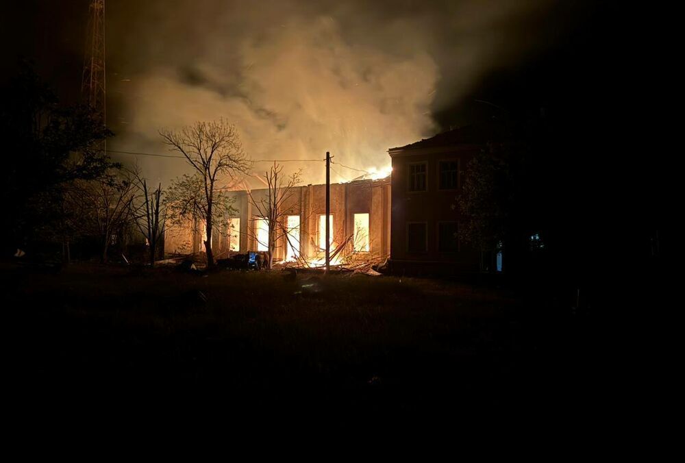 Під Одесою внаслідок російської атаки знищено медичний центр, ліцей та центр творчості дітей: фото