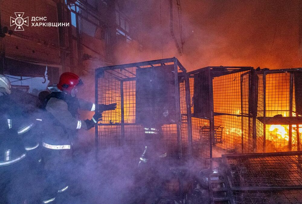 Российские дроны атаковали почтовый терминал в пригороде Харькова