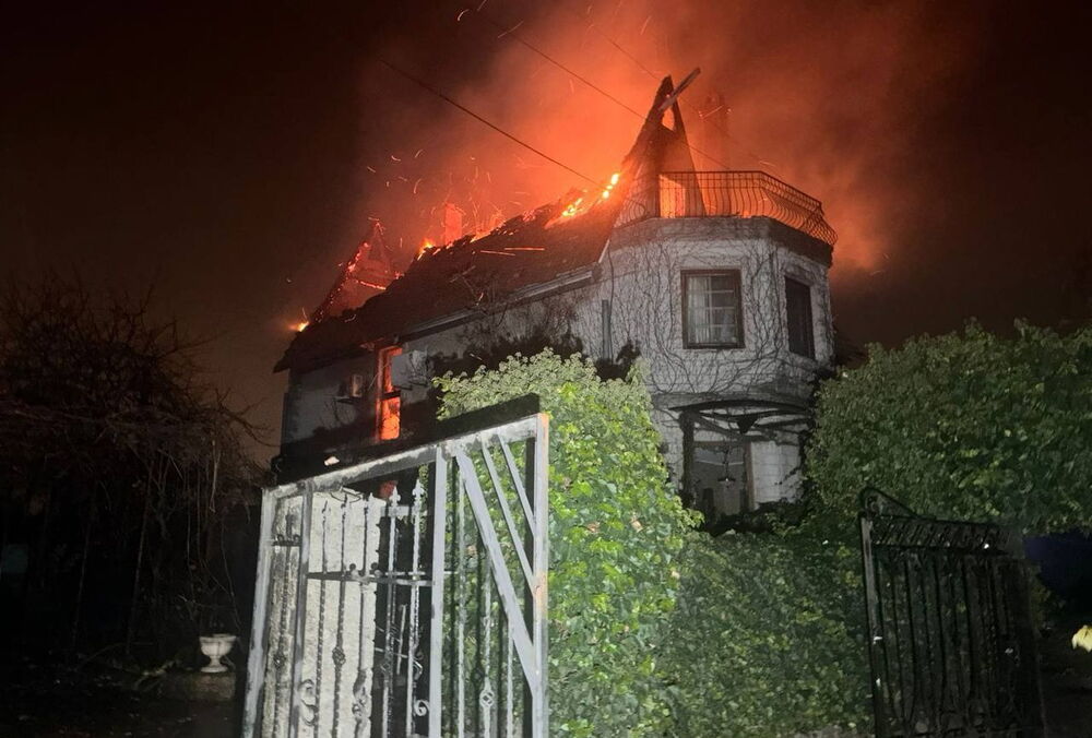 Семеро людей постраждали внаслідок масованої атаки на Одеський район: фото