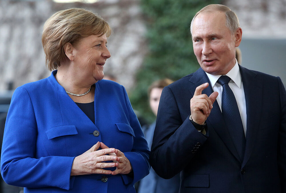 Меркель поговорила с Путиным и призвала активизировать нормандский формат   Меркель поговорила с Путиным и призвала активизировать нормандский формат