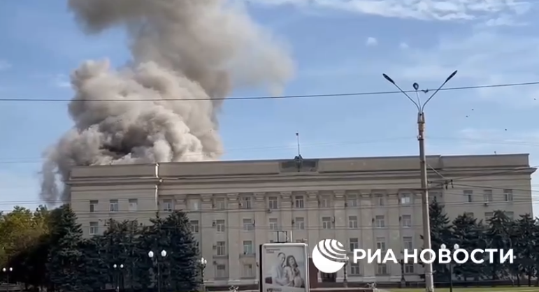 В центре оккупированного Херсона прогремели взрывы: первые детали