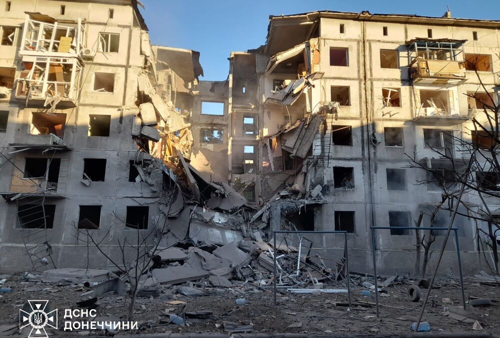 Росіяни завдали авіаудару по житлових будинках у Добропіллі: є загиблий та поранені (фото)