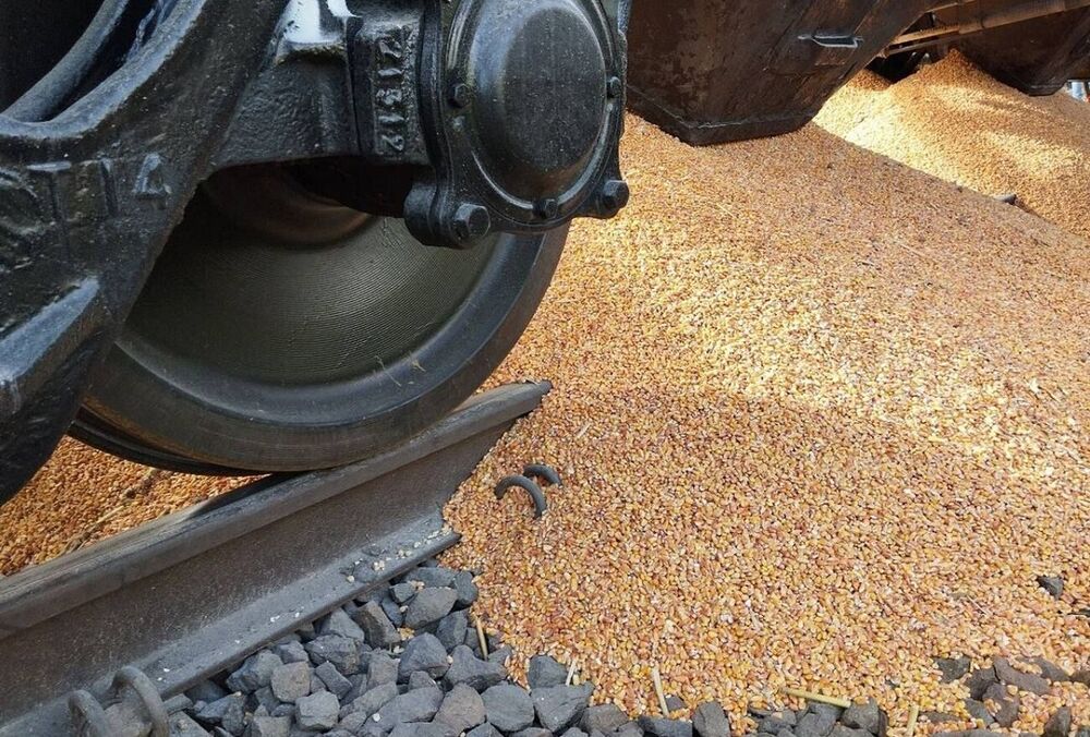 Уряд Польщі анонсує нові обмеження на імпорт української агропродукції 