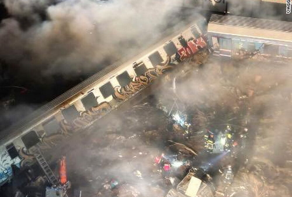 У Греції зіткнулися пасажирський та вантажний потяги: МЗС з'ясовує, чи є серед постраждалих українці