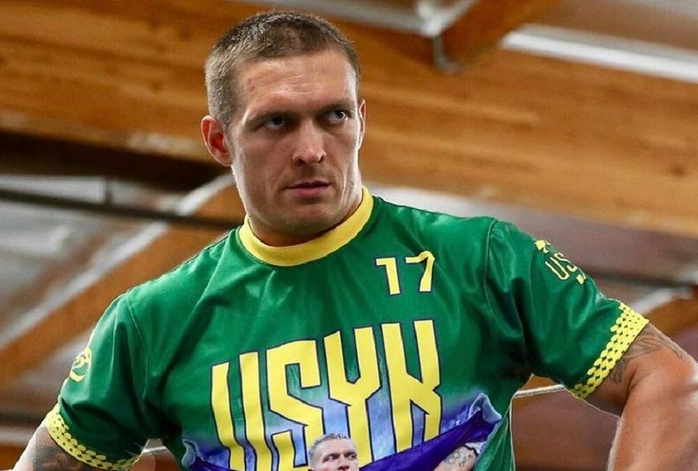 Олександр Усик вирішив спробувати щастя у футболі