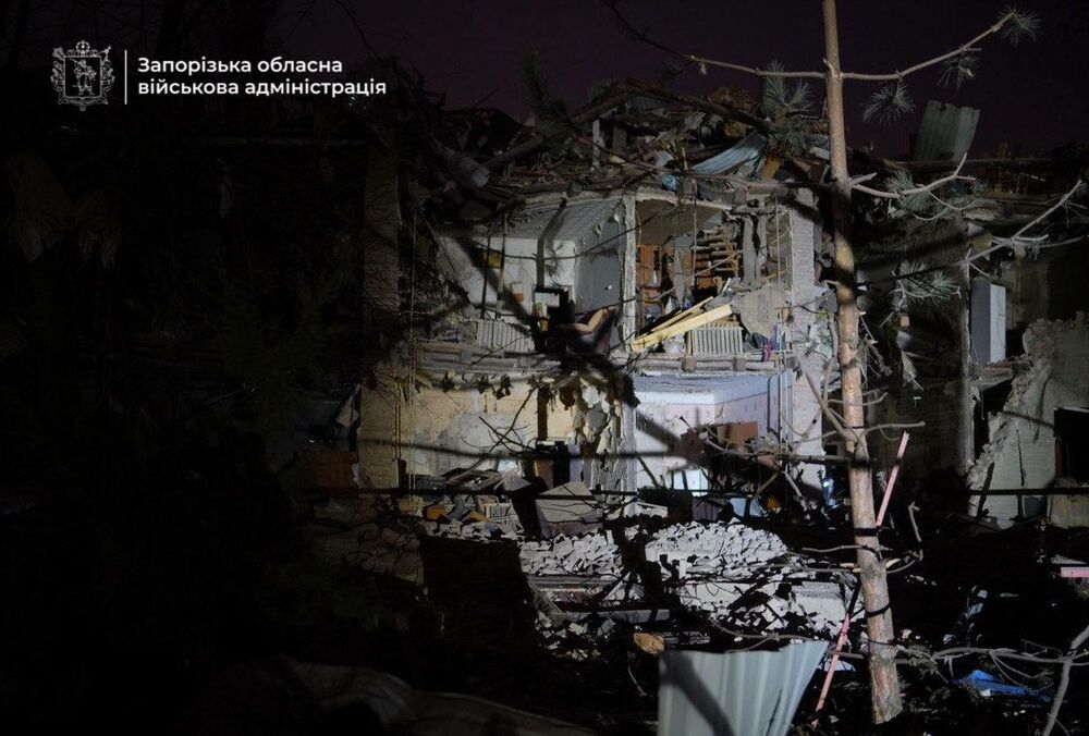 Россияне атаковали Запорожье ракетами и дронами