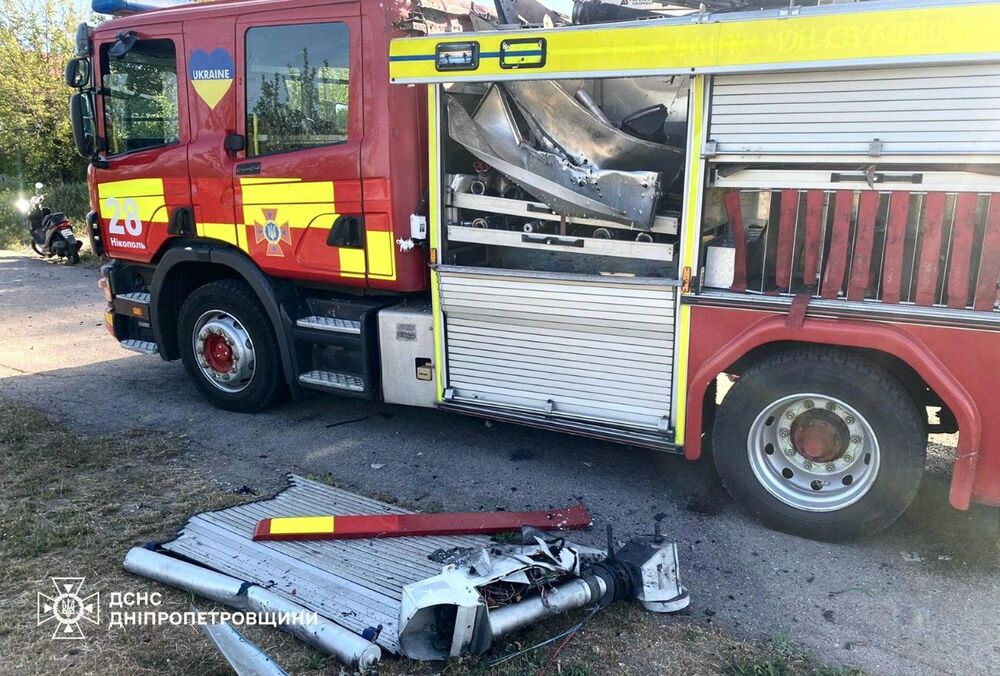 Росіяни атакували рятувальників, які гасили пожежу в Нікополі