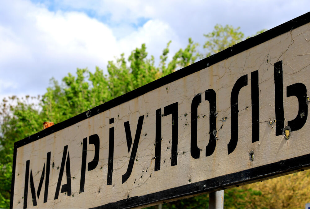 Двойной ценник и оплата в рублях: в Мариуполе резко подорожали средства гигиены