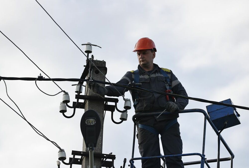 В Украине из-за непогоды произошли новые отключения света