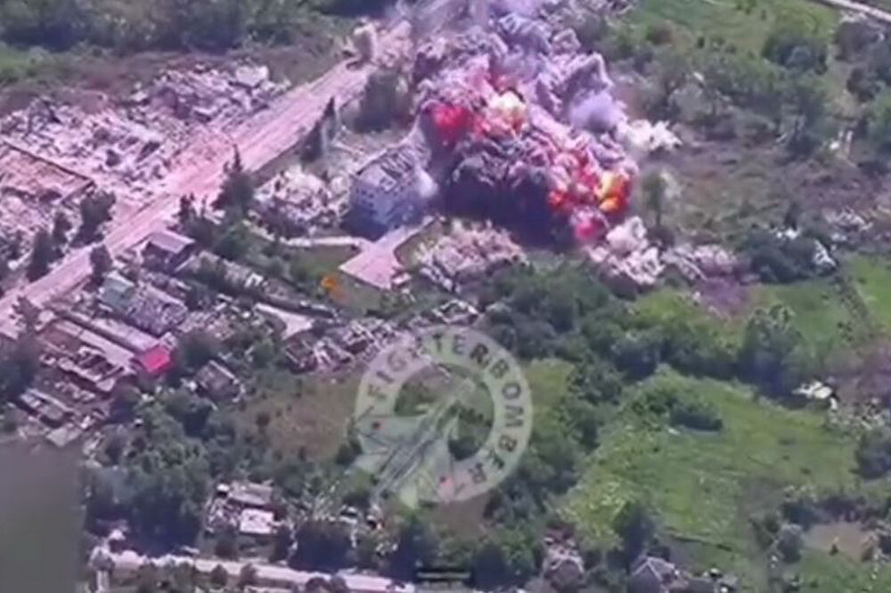 Росія вперше скинула на Україну 3-тонну бомбу ФАБ-3000