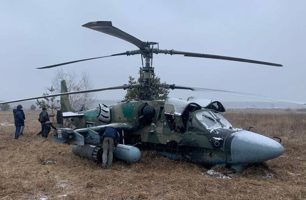 Украинский защитник впервые взял в руки ”Иглу” и в свой день рождения сбил российский вертолет Ка-52: видео Украинский защитник впервые взял в руки ”Иглу” и в свой день рождения сбил российский вертолет Ка-52: видео