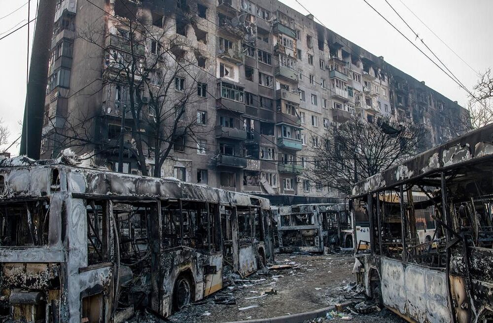 Рашисты в Мариуполе начали бояться местных жителей: в мэрии раскрыли подробности 